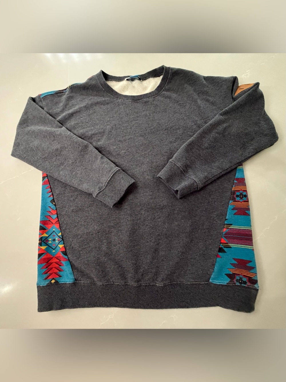 KAVU Aztec Southwestern Pattern Side Panel Crewneck Sweatshirt Charcoal, M
